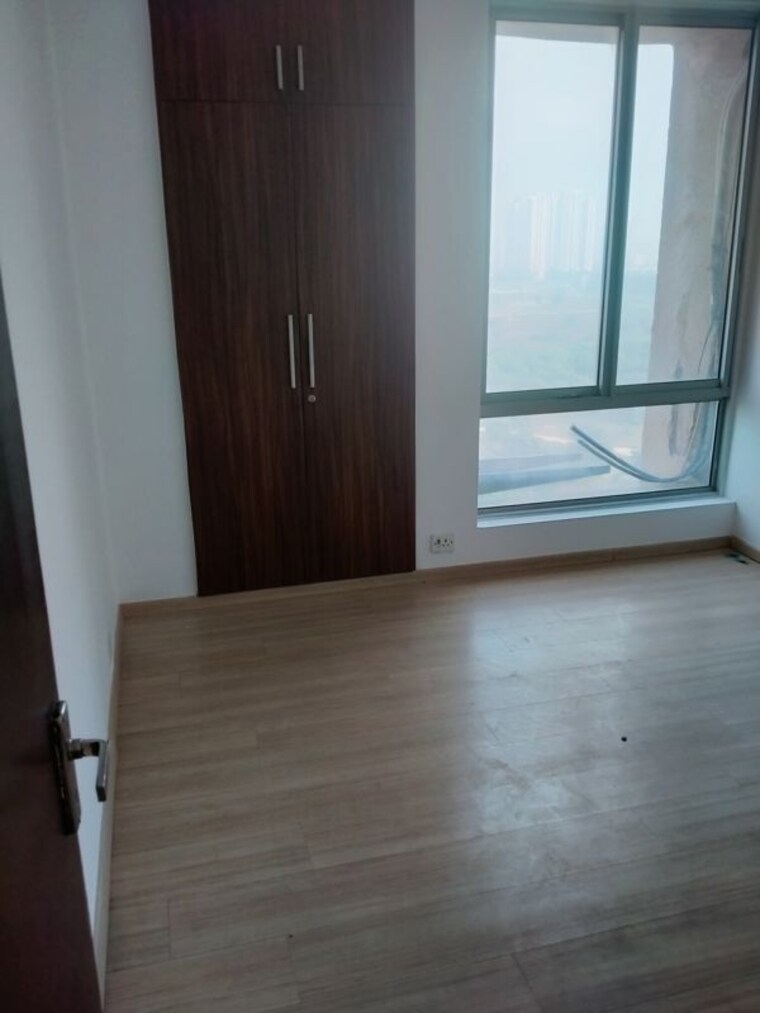 Room, dlf-the-summit 4 Bedroom 3300 Sq.Ft. Apartment In Dlf Phase V Gurgaon 9730364