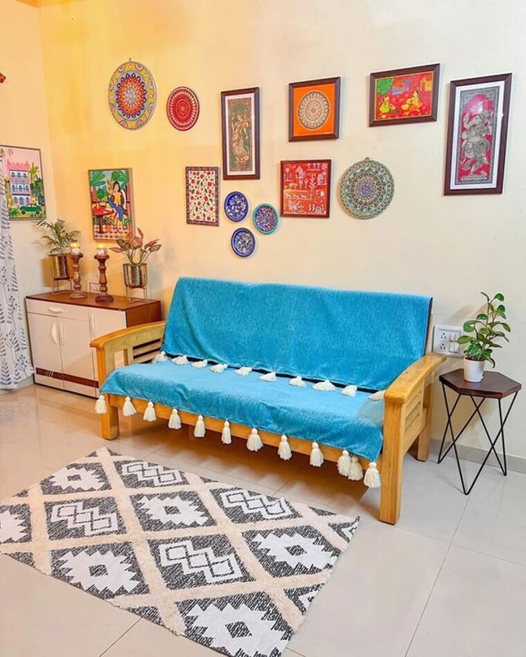 Room, vineet khand Pg For Girls In Vineet Khand 9730397