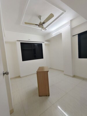 Room in 2 BHK Apartment at Dhyani Heights, Wadgaon Sheri – for Rent