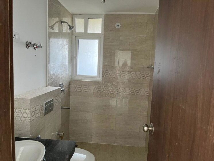 Bathroom, ats-le-grandiose 3 Bedroom 1625 Sq.Ft. Apartment In Sector 150 Noida 9730438