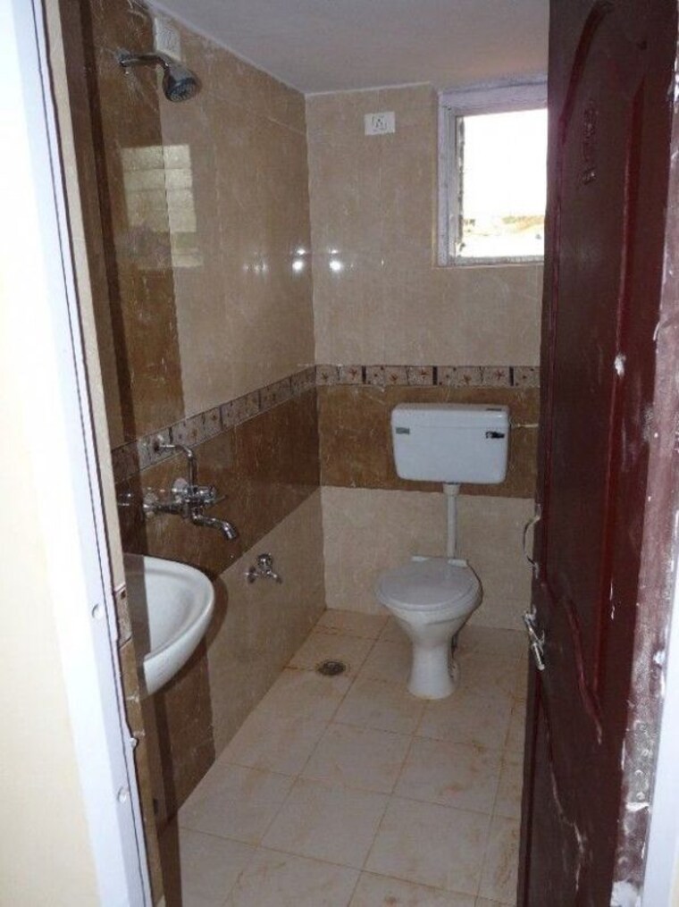 Bathroom, vineet khand Pg For Girls In Vineet Khand 9730466