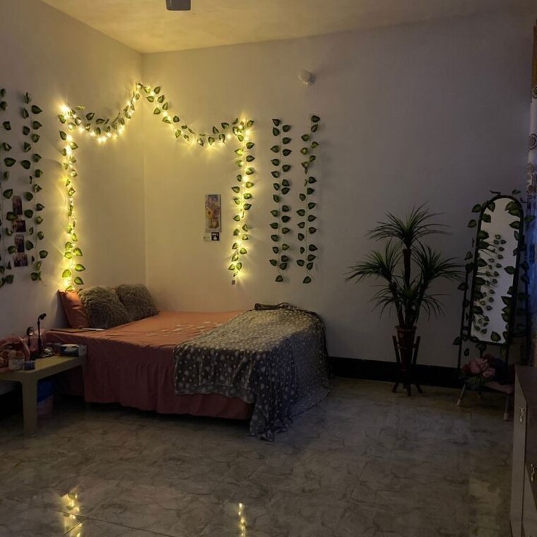 Room, vineet khand Pg For Girls In Vineet Khand 9730466