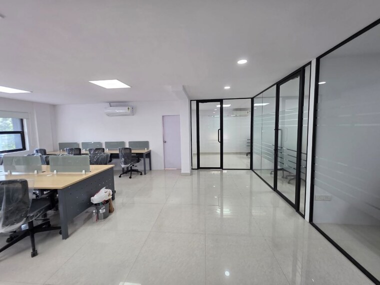  Parking, madhapur Commercial Office Space 2200 Sq.Ft. In Madhapur Hyderabad 9730483