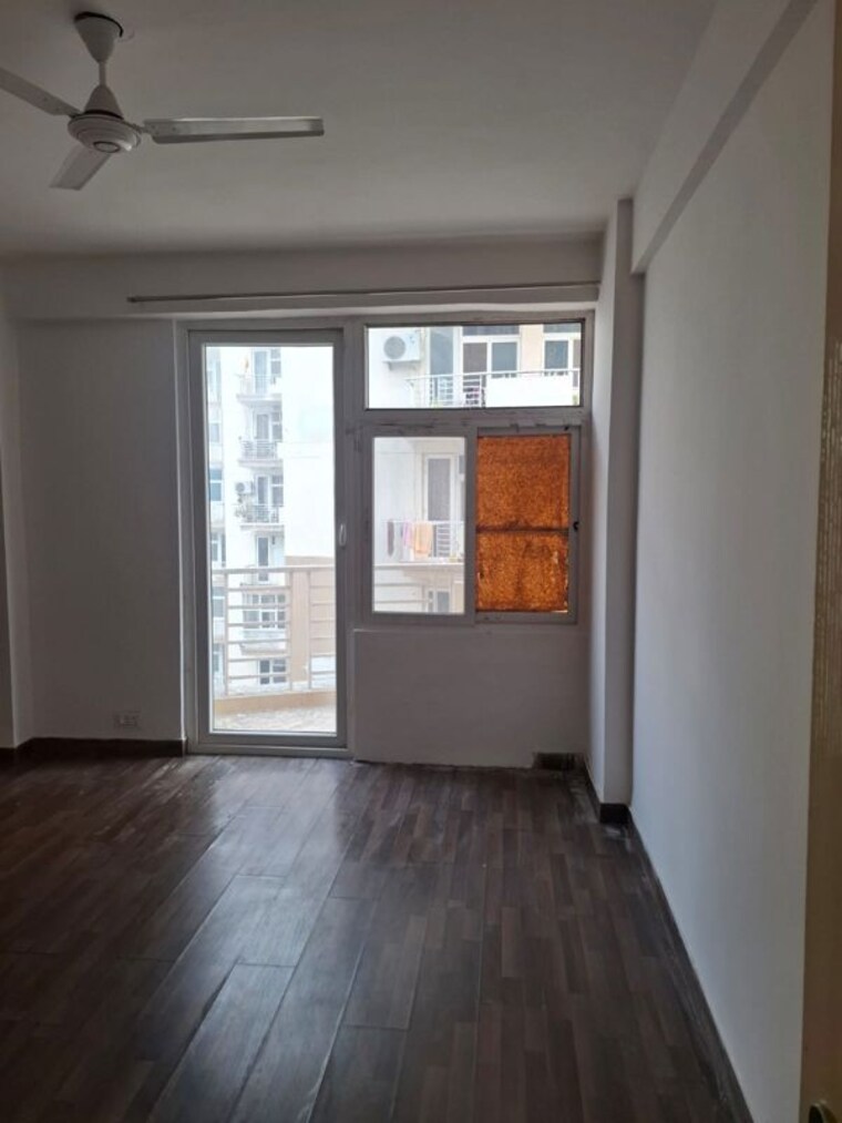 Room, tulip-petals 3 Bedroom 1550 Sq.Ft. Apartment In Sector 89 Gurgaon 9730491