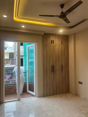 Building Lobby in 3 BHK Builder Floor at DLF Queens Court, Greater Kailash ii – for Rent