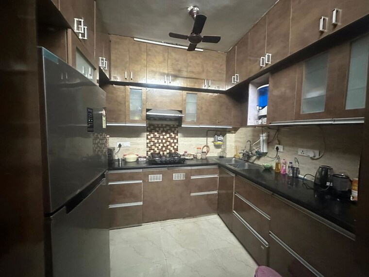 Kitchen, dlf-queens-court 3 Bedroom 208 Sq.Yd. Builder Floor In Greater Kailash ii Delhi 9730492