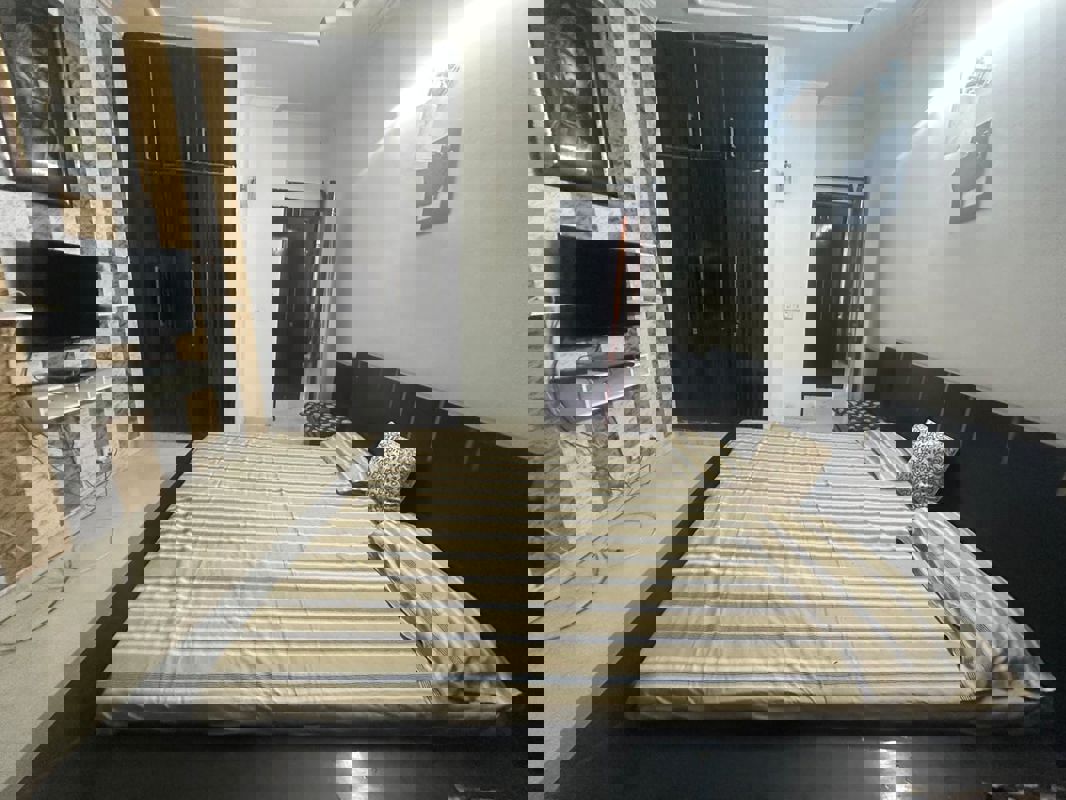 3 BHK + Pooja Room Builder Floor For Rent in DLF Queens Court