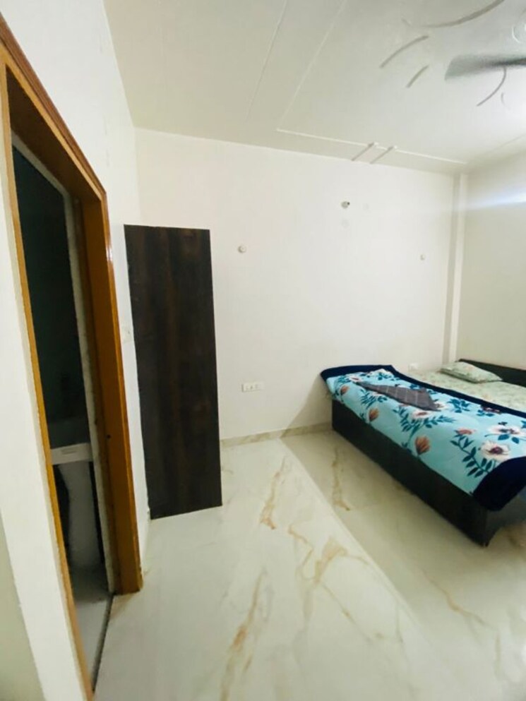 Room, vibhuti khand Pg For Girls In Vibhuti Khand 9730499