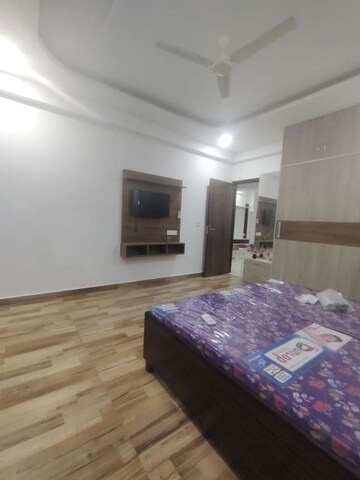 Bedroom in 3 BHK Builder Floor at Patiala Road – for Rent