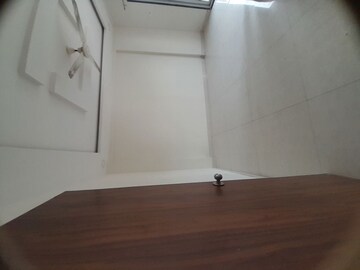 Room in 3 BHK Apartment at Manish Nagar – for Rent