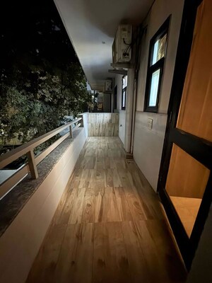 Balcony in 2 BHK Builder Floor at Sector 46 – for Rent