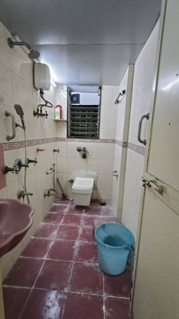 Bathroom, rizvi-heights 2 Bedroom 750 Sq.Ft. Apartment In Senapati Bapat Marg Mumbai 9730576