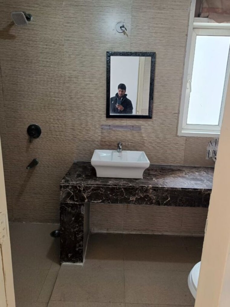 Bathroom, mahagun-mezzaria 3 Bedroom 2500 Sq.Ft. Apartment In Sector 78 Noida 9730583