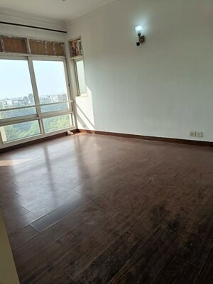 Room in 3 BHK Apartment at Mahagun Mezzaria, Sector 78 – for Rent