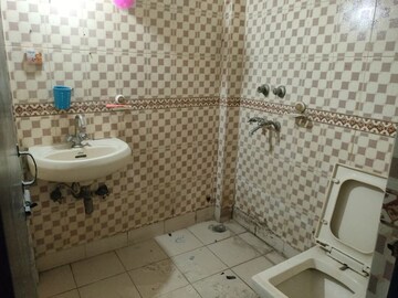 3 BHK Builder Floor For Rent in Paryavaran Complex