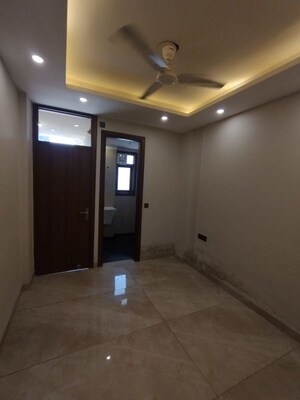 Room in 3 BHK Independent House at Bhogal – for Rent