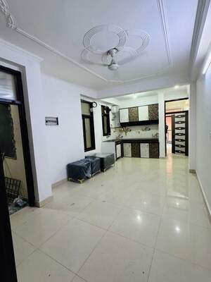 Parking in 2 BHK Builder Floor at Saket – for Rent