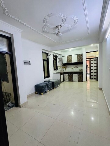 Parking in 2 BHK Builder Floor at Saket – for Rent