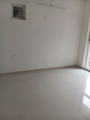 Room in 2 BHK Apartment at Dosti West County Phase 4 Dosti Pine, Balkum Pada – for Rent
