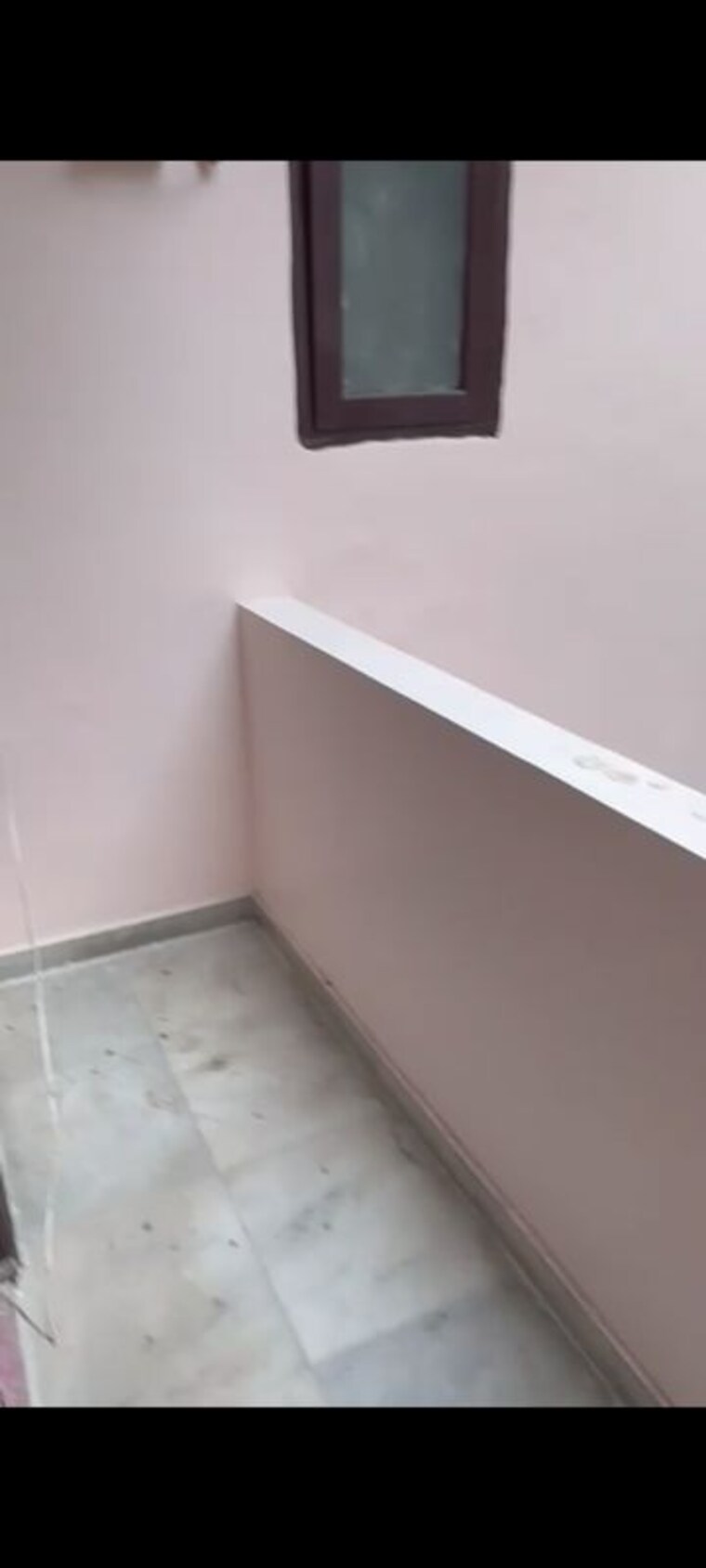 Room, sector 14 3.5 Bedroom 3000 Sq.Ft. Villa In Sector 14 Noida 9730650