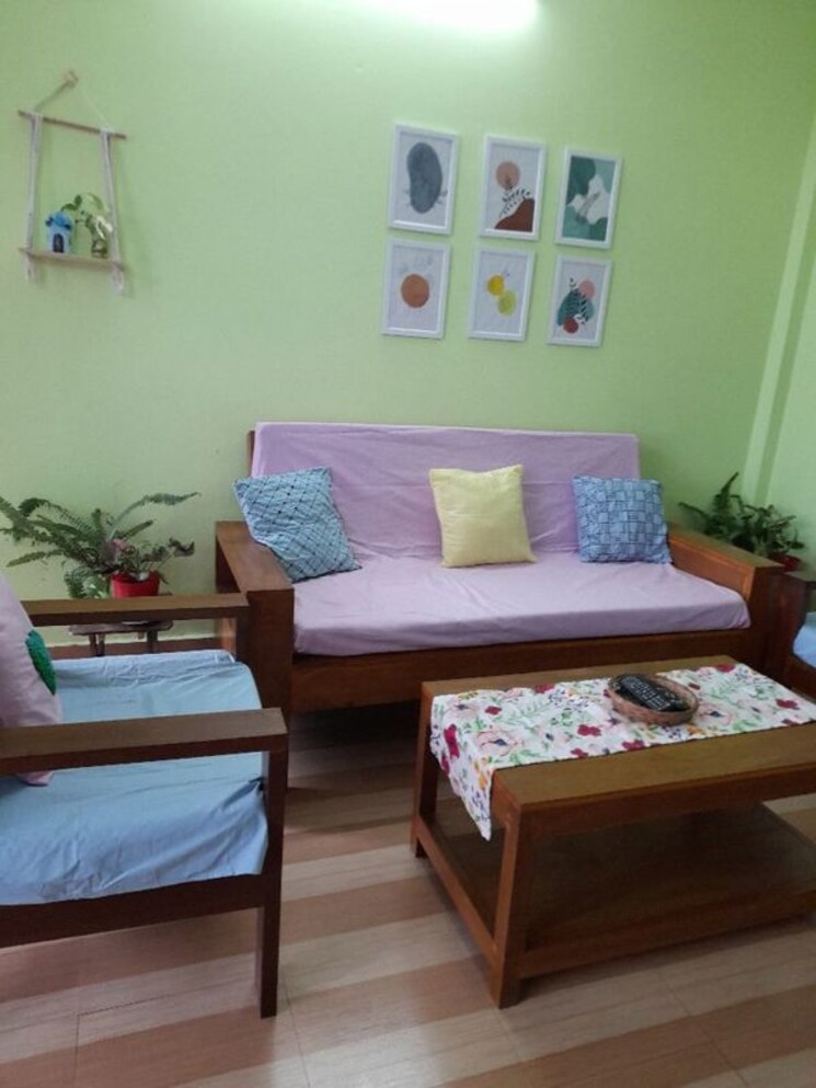 Room, vineet khand Pg For Girls In Vineet Khand 9730653
