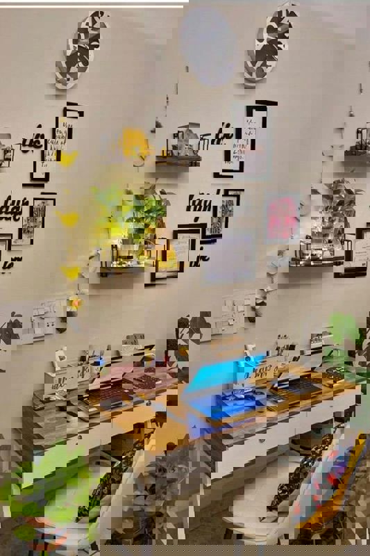 Pg For Rent in Varsha Girls Pg 