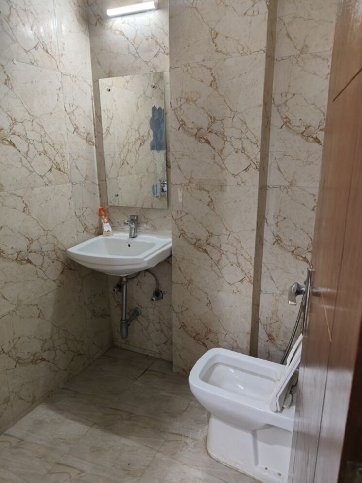Bathroom, saket 2 Bedroom 850 Sq.Ft. Builder Floor In Saket Delhi 9730667