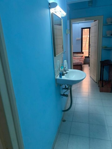 Bathroom in 1 BHK Apartment at Vile Parle West – for Rent