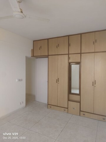 2 BHK Apartment For Rent in DLF Regency Park I, Dlf Phase iv