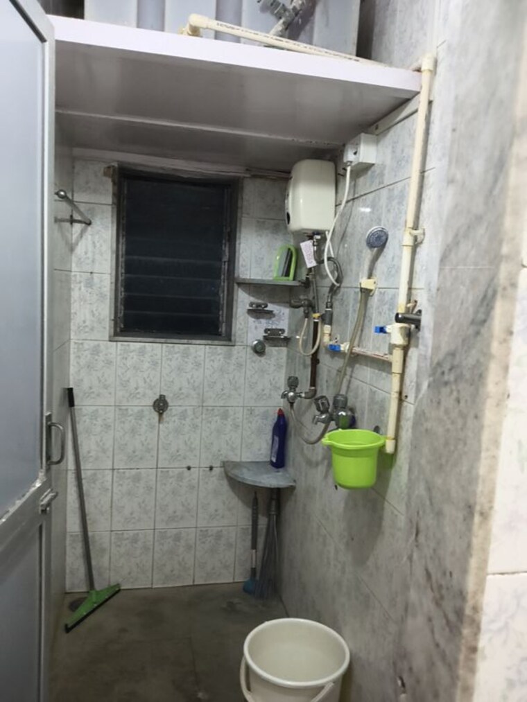 Bathroom, vile parle west 1 Bedroom 470 Sq.Ft. Apartment In Vile Parle West Mumbai 9730682