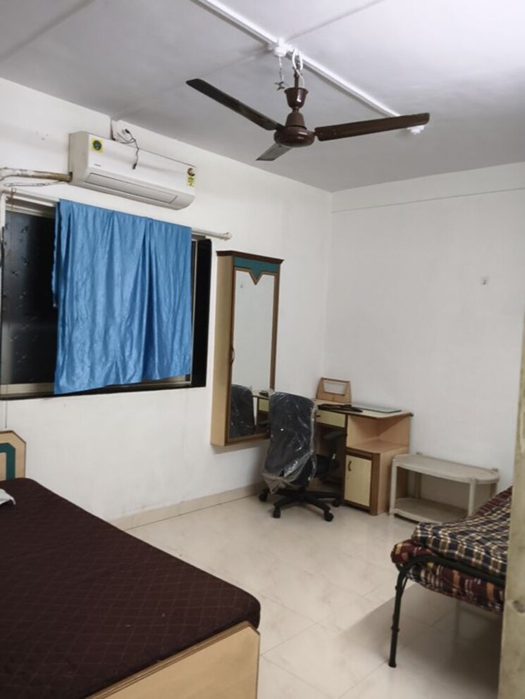 Room, vile parle west 1 Bedroom 470 Sq.Ft. Apartment In Vile Parle West Mumbai 9730682