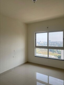 2 BHK + Servant Room Apartment For Sale in K Raheja Sterling