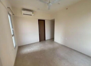 Room in 2 BHK Apartment at Piramal Vaikunth, Balkum Pada – for Rent