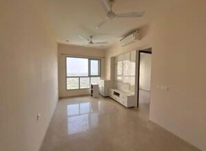 Room in 2 BHK Apartment at Piramal Vaikunth, Balkum Pada – for Rent