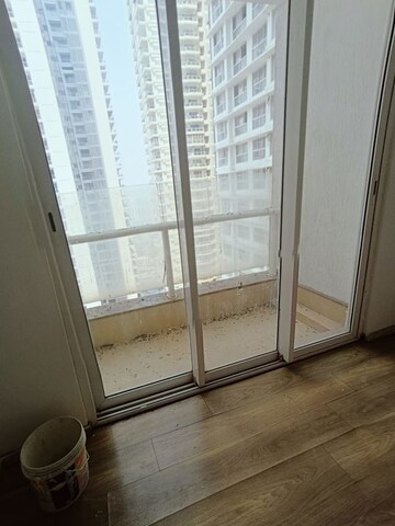 Room in 2 BHK Apartment at Omkar Alta Monte, Malad East – for Sale