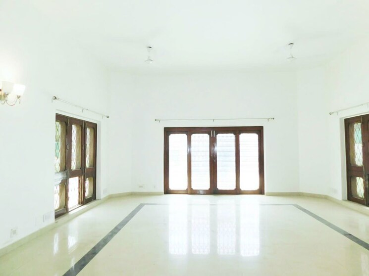 Room, saket 4 Bedroom 2000 Sq.Ft. Independent House In Saket Delhi 9730742