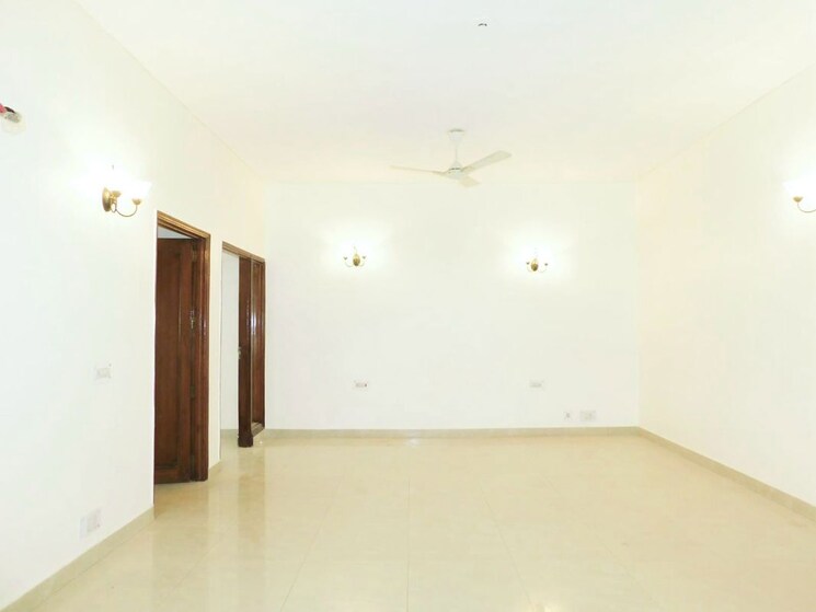 Room, saket 4 Bedroom 2000 Sq.Ft. Independent House In Saket Delhi 9730742