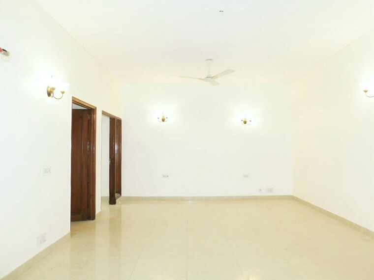 Room, saket 4 Bedroom 2000 Sq.Ft. Independent House In Saket Delhi 9730742