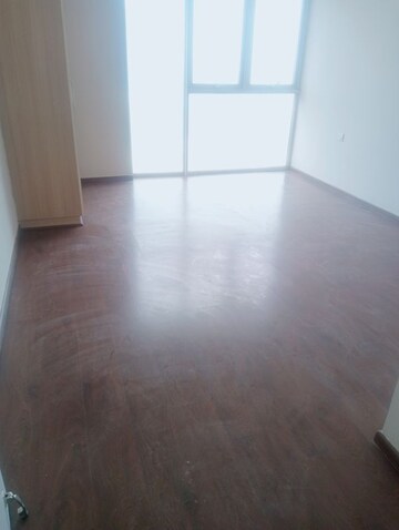 Room in 3.5 BHK Apartment at Central Park II-Bellevue, Sector 48 – for Rent