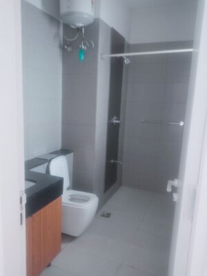 Furnished Amenities in 3.5 BHK Apartment at Central Park II-Bellevue, Sector 48 – for Rent