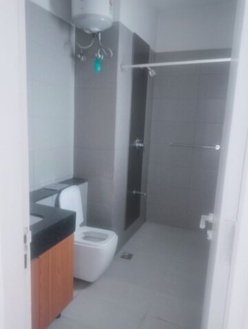 Furnished Amenities in 3.5 BHK Apartment at Central Park II-Bellevue, Sector 48 – for Rent