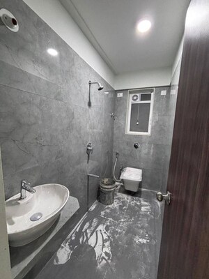 Bathroom in 2 BHK Apartment at Azad Nagar – for Rent