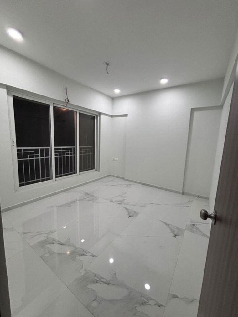 Room, azad nagar 2 Bedroom 700 Sq.Ft. Apartment In Azad Nagar Mumbai 9730788