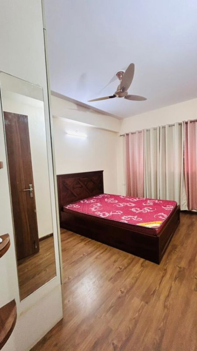 Bedroom, experion-capital 3 Bedroom 1250 Sq.Ft. Apartment In Gomti Nagar Lucknow 9730789