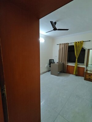 Bedroom in 2 BHK Apartment at Vinayak Tower, Andheri West – for Rent