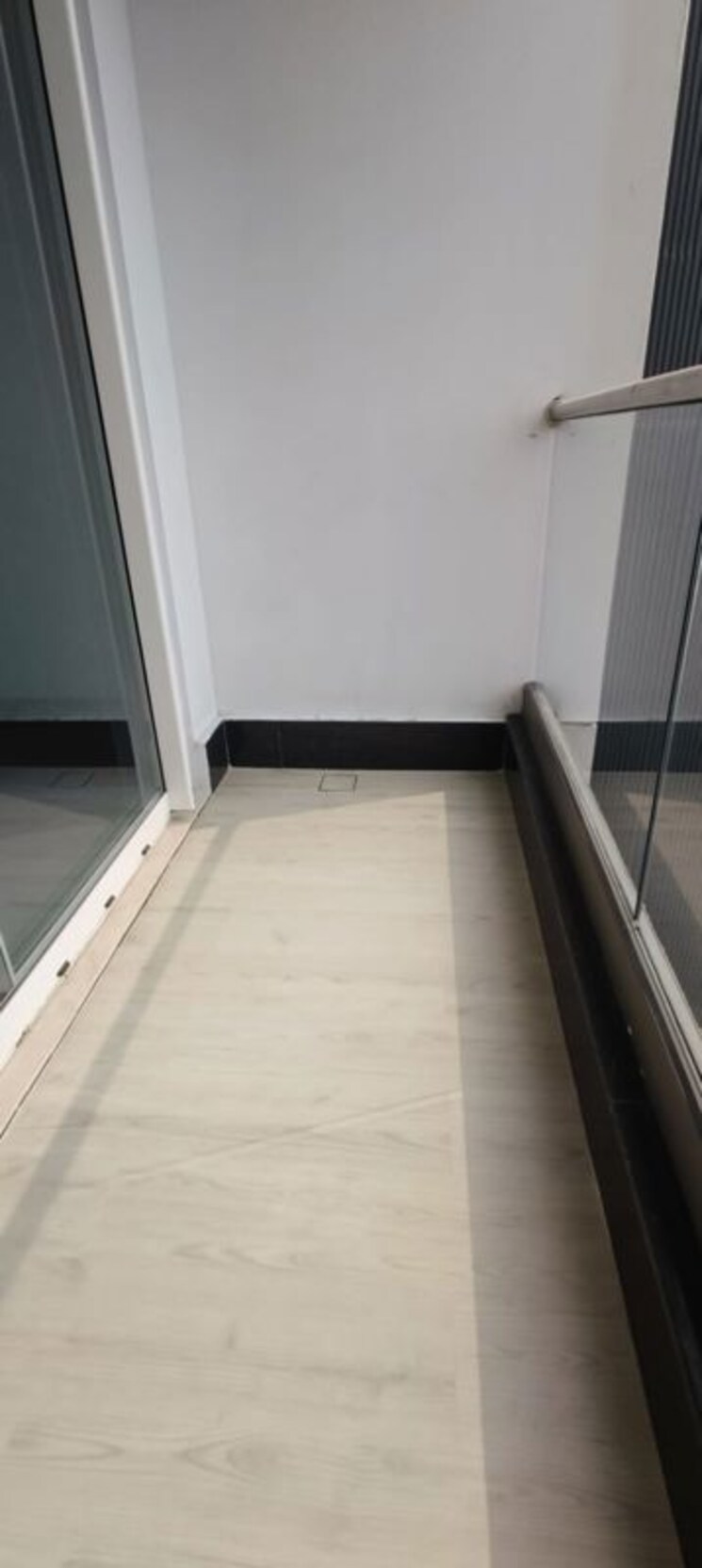 Balcony, courtyard-by-narang-realty-and-the-wadhwa-group 3 Bedroom 1160 Sq.Ft. Apartment In Pokhran Road No Two Thane 9730816