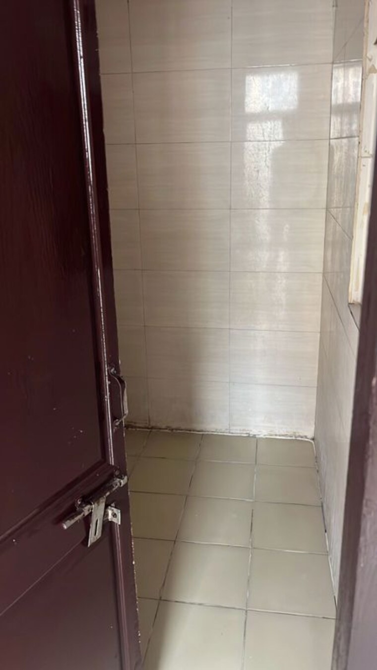 Bathroom, aims-golf-avenue-i 2 Bedroom 1150 Sq.Ft. Apartment In Sector 75 Noida 9730835