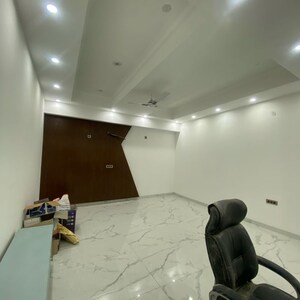 Furnished Amenities in 3.5 BHK Builder Floor at Sector 21b – for Rent