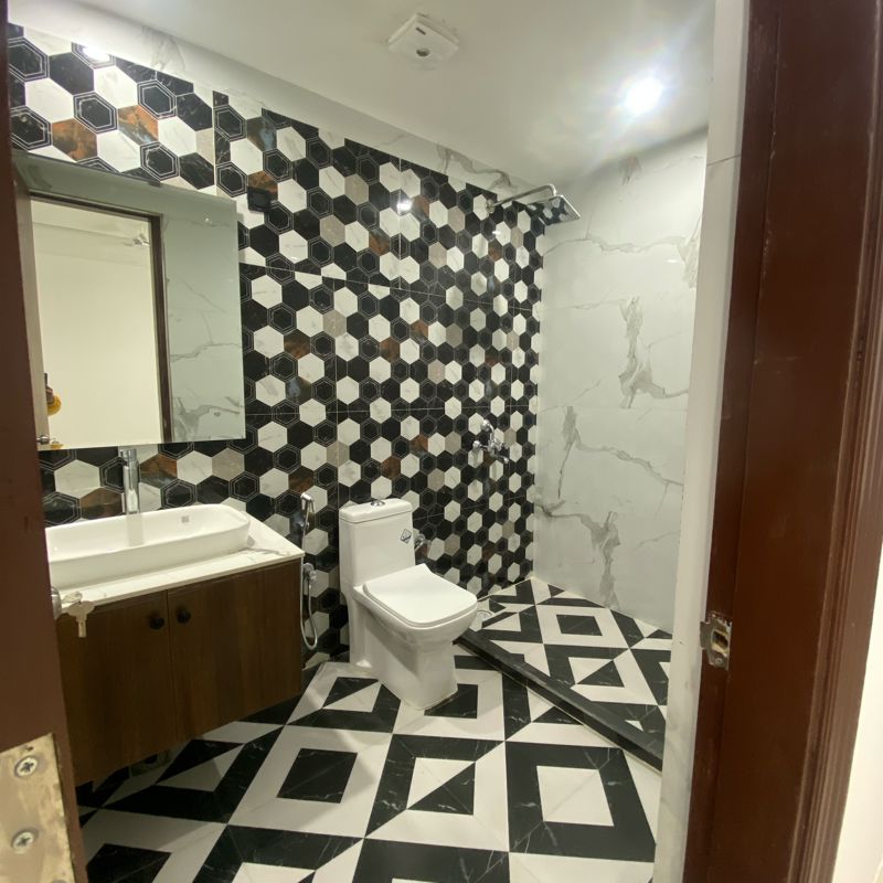 3.5 BHK + Extra Room Builder Floor For Rent in Maya Estates 