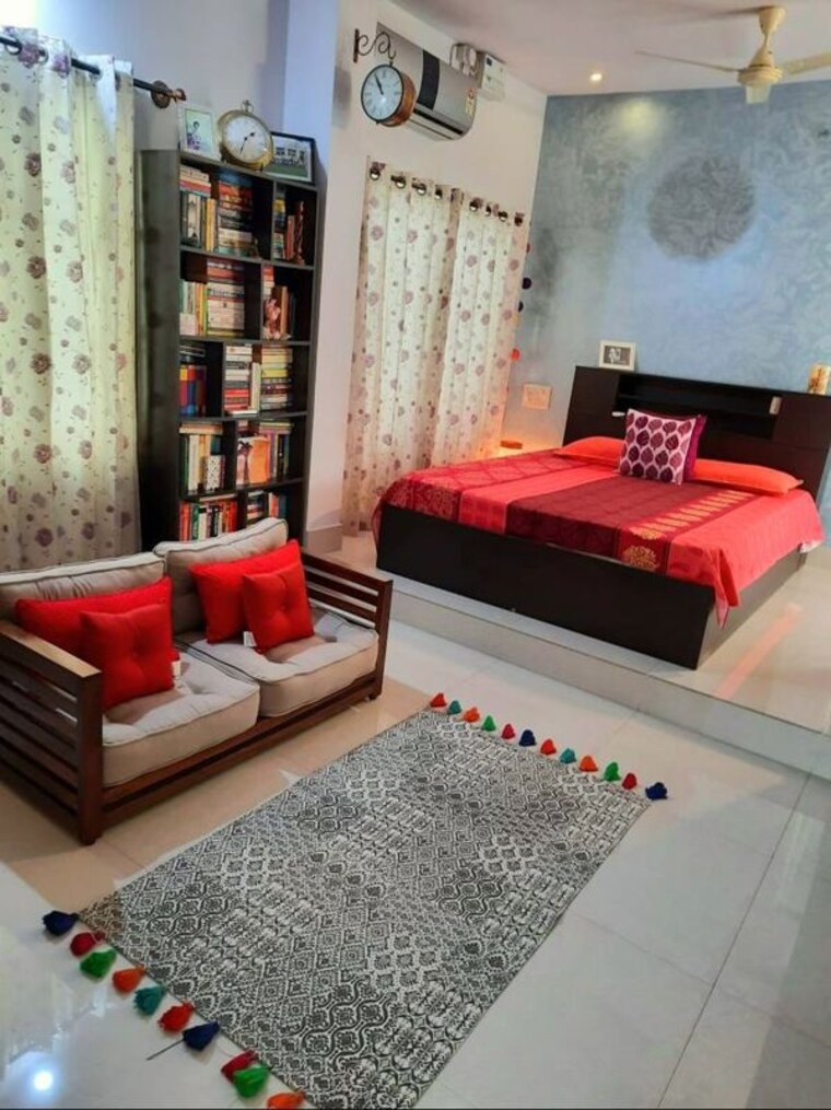Room, vineet khand Pg For Girls In Vineet Khand 9730853